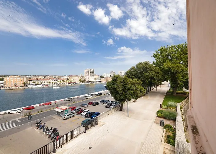 Sea Gate Apartment